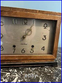 1952 Seth Thomas Art Deco Model No. E515-003 Chiming Mantle Clock