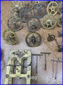1 New Haven Seth Thomas CLOCK MOVEMENT & Old Gears, 6 Set Of Brass Plates 1 New Haven Seth Thomas CLOCK MOVEMENT & Old Gears, 6 Set Of Brass Plates
