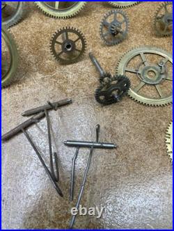 1 New Haven Seth Thomas CLOCK MOVEMENT & Old Gears, 6 Set Of Brass Plates 1 New Haven Seth Thomas CLOCK MOVEMENT & Old Gears, 6 Set Of Brass Plates
