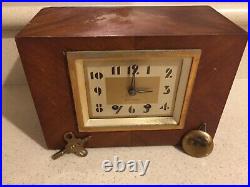 Antique Circa 1930's Seth Thomas Deco Styled Mantle Hour Strike Clock With Key
