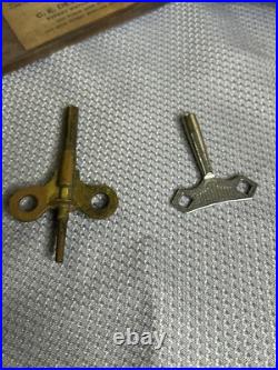 Antique Seth Thomas 8 Day Chiming Mantle Clock Working With 2 Keys #1638 Untested