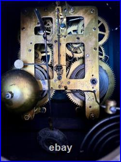 Antique Seth Thomas Four Pillar Pendulum Mantle Wined-Up Clock