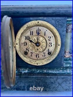 Antique Seth Thomas Four Pillar Pendulum Mantle Wined-Up Clock