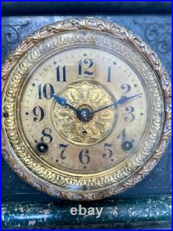 Antique Seth Thomas Four Pillar Pendulum Mantle Wined-Up Clock