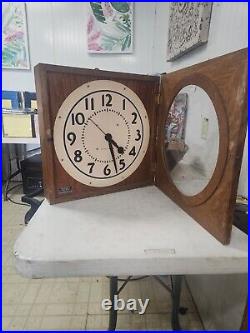 Seth Thomas Wall Clock Oak Case 18by 18 By 5