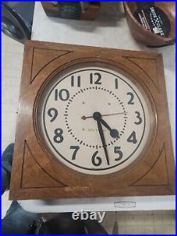 Seth Thomas Wall Clock Oak Case 18by 18 By 5