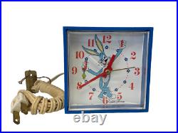 Vintage 1970 Seth Thomas Bugs Bunny EO43-000 Minicube Travel Alarm Clock WITH B Vintage 1970 Seth Thomas Bugs Bunny EO43-000 Minicube Travel Alarm Clock WITH B