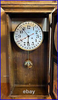 Vintage Howard Miller Oak Wall Clock 612 463