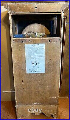Vintage Howard Miller Oak Wall Clock 612 463