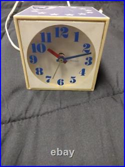 Vintage Seth Thomas American Flag Clock Fully Functional, Free Shipping Vintage Seth Thomas American Flag Clock Fully Functional, Free Shipping
