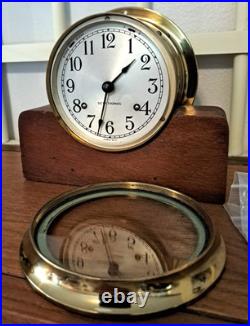 Vtg Seth Thomas Corsair E537-000 Brass Ship Clock Wood Base WORKS & HAS 2 KEYS